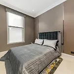 Piccadilly Green Park Apartment
