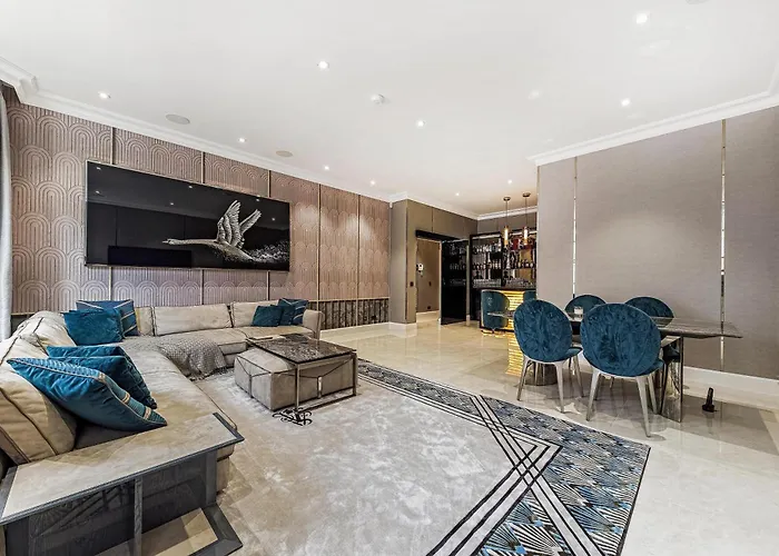 Piccadilly Green Park Apartment